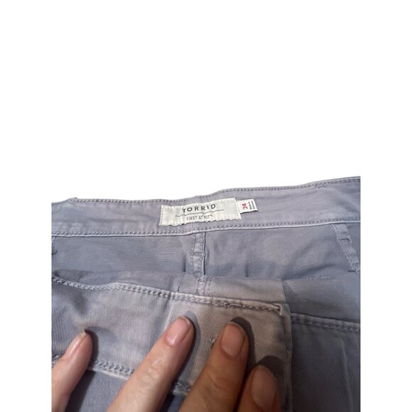 Torrid Womens NWT Gray Button-Fly High-Rise Shorts Size 24 Cotton Blend Casual S - Picture 3 of 5